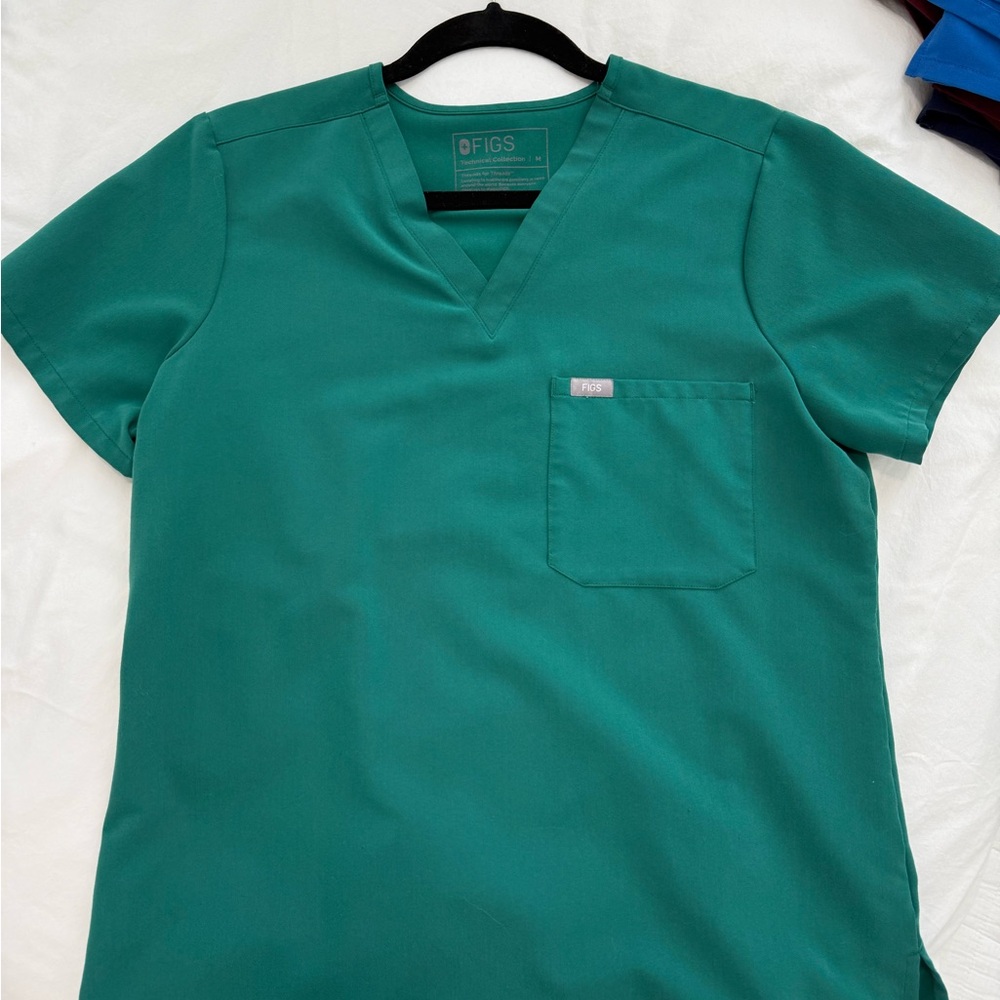 Figs Hunter Green Catarina Scrub Top